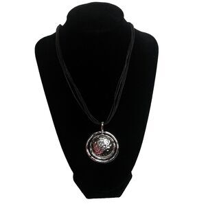 Silver Tone Pendant Necklace